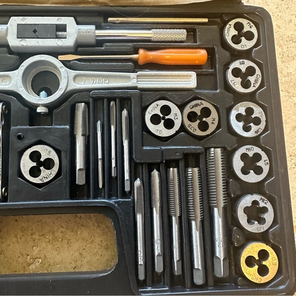 Two Tap and Die Sets – Metric & SAE – Complete & Partial – Thread Cutting Tools - Picture 7 of 9